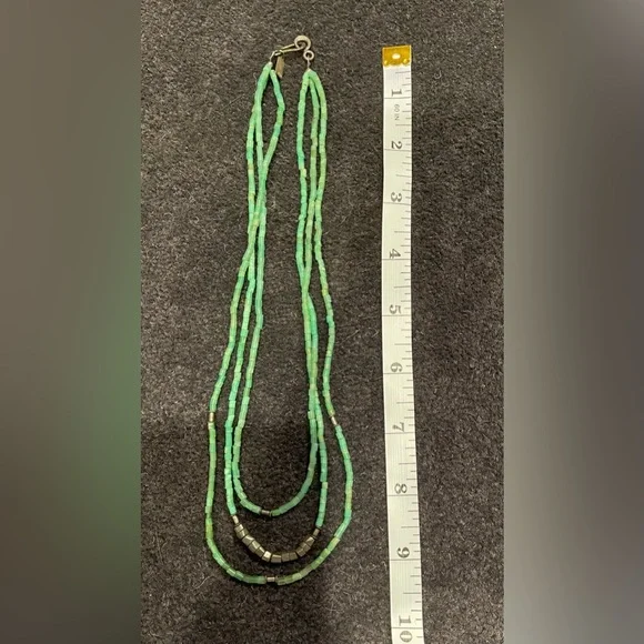 19” VM TRIPLE STRAND GREEN TURQUOISE GLASS BEADS & STERLING SILVER NECKLACE - Picture 5 of 5